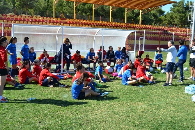 Konak Belediyesi, Yeni Sezona Ayvalık’ta Hazırlanıyor