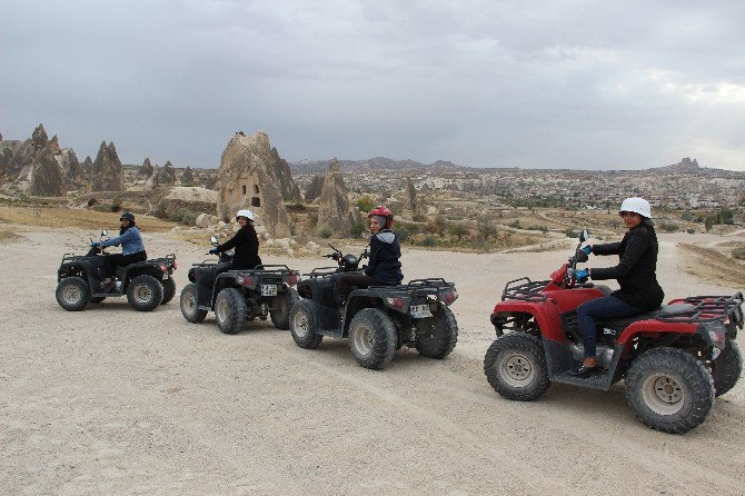 Turistler Kapadokya’yı Atv Turları İle Keşfediyor