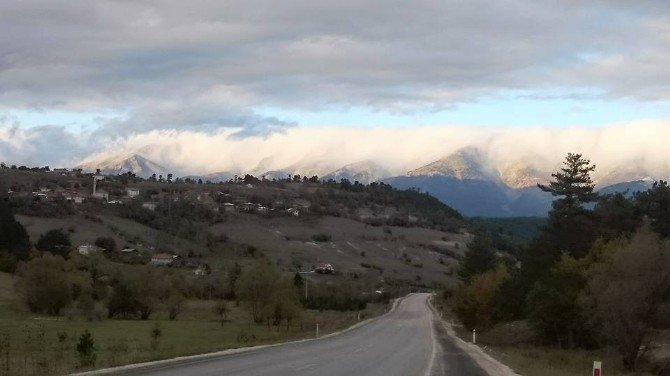Uludağ’ın Zirvesine Sezonun İlk Karı