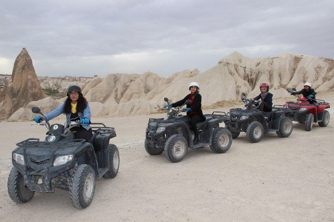 Turistler Kapadokya’yı Atv Turları İle Keşfediyor