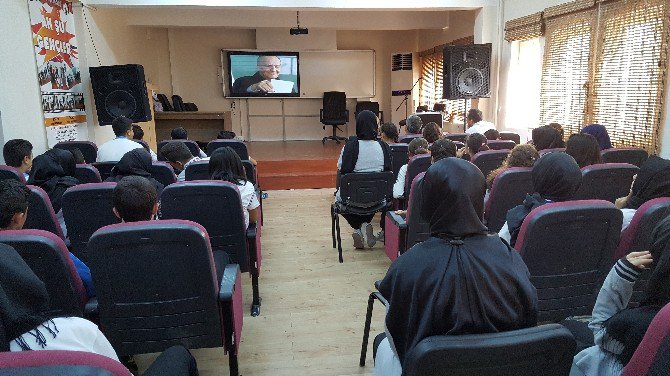 Adıyaman Anadolu Lisesi Aliya İzzetbegoviç‘i Andı