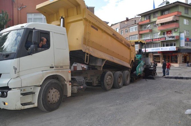 Alaplı Belediyesi Asfaltlama Çalışmalarını Sürdürüyor