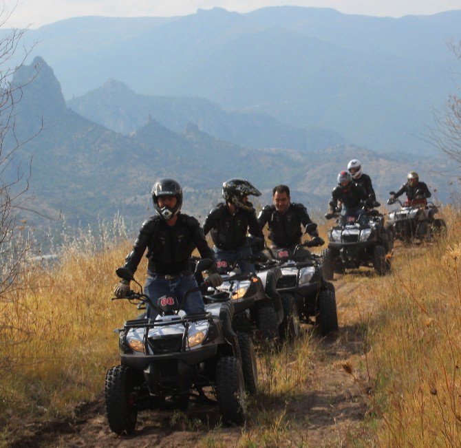 Eskişehir’de Atv Safari Turizmi İçin Gaza Basıldı