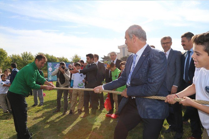 Bursa’da Okul Sporları Coşkusu