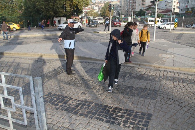 Büyükşehir Zabıtası’yla Okul Yolları Daha Güvenli