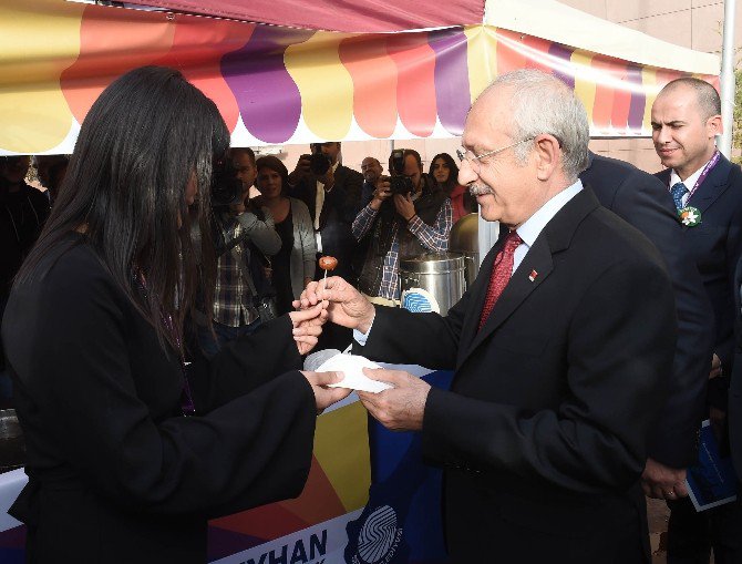 Kılıçdaroğlu, Chp Genel Merkezi’nde Açılan Seyhan Belediyesi Standını Gezdi