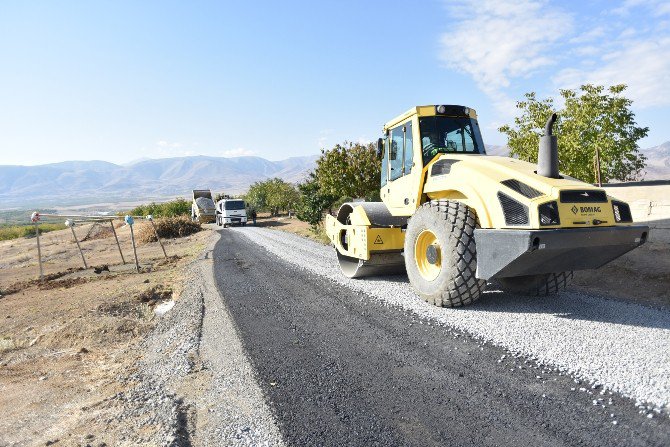 Hacıyusuflar Mahallesinin Yolları Asfaltlandı