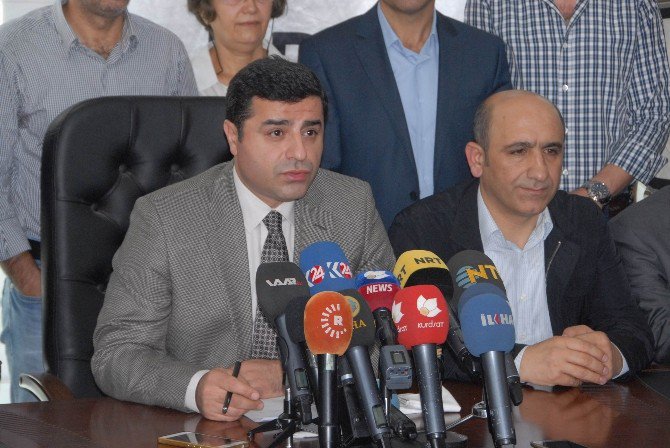 Demirtaş: “Başkan Seçileceğimi Bilsem De Yine ’Hayır’ Oyu Veririz”