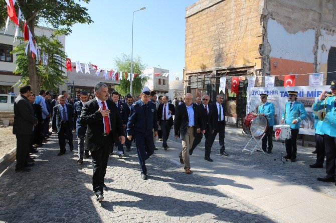 "Tarihimize Sahip Çıkıyor, Sanatı Geliştiriyoruz"