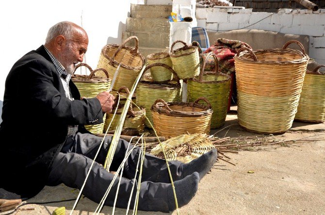 74 Yıldır Kargılara Şekil Veriyor