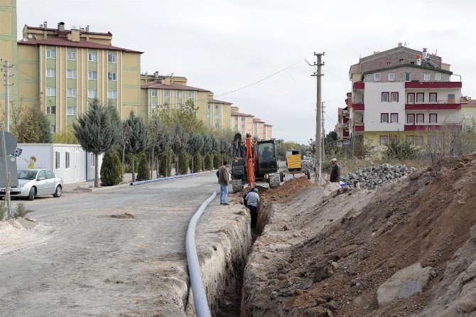 2000 Evlerde İçme Suyu Şebeke Yenileme Çalışmaları Sürüyor