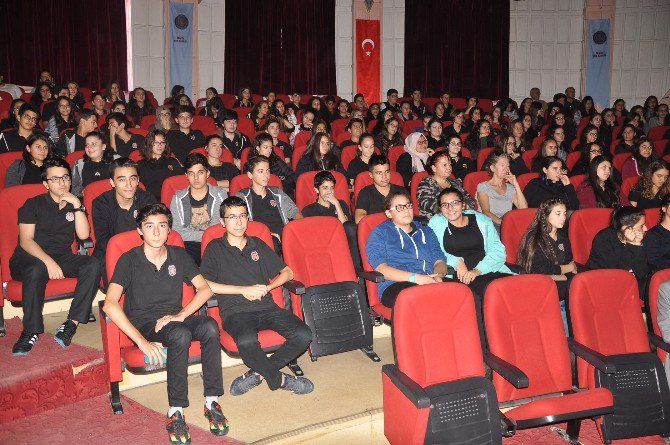 İzmir Emniyetinden Gençlere ’Mutluluk’ Aşısı