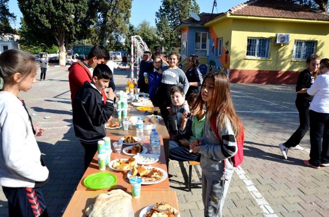 Sarıgöllü Öğrencilerinden Örnek Kermes