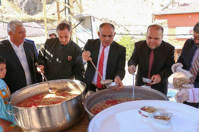 Yahyalı’da Aşure İkramı