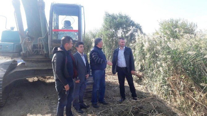 Başkan Altınok Söz Verdi, Çay Yatağını Temizletti