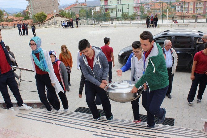 Anadolu Lisesinde Aşure Etkinliği