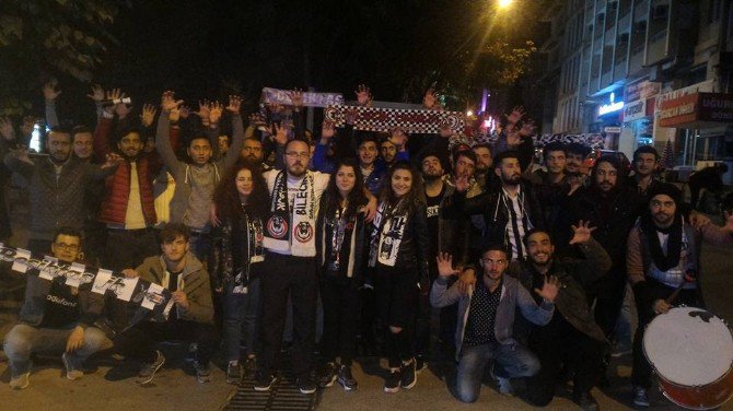 Bilecik’teki Beşiktaşlı Taraftarların Galibiyet Sevinci