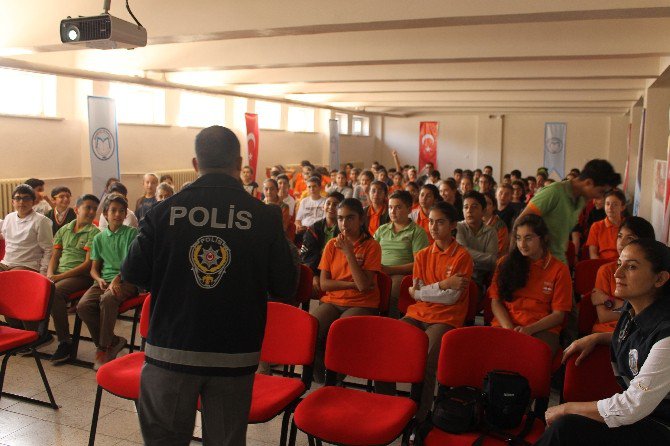 Anlat Bana Polis Amca Projesi