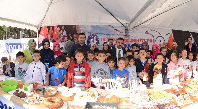 Gençlik Merkezlerinden 15 Temmuz Şehitleri İçin Kermes