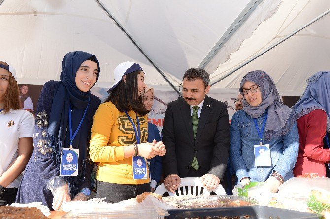 Gençlik Merkezlerinden 15 Temmuz Şehitleri İçin Kermes