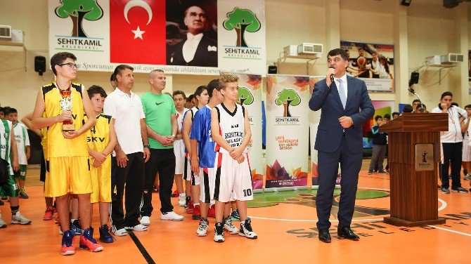 Dev Adamların Basketbol Aşkı Şehitkamil’de Büyüdü