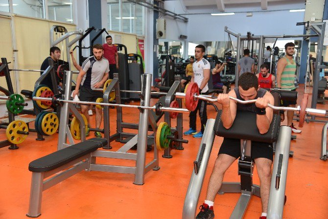 Fitness Salonundan Haftada 500 Kişi Faydalanıyor