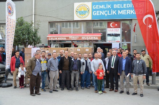 Gemlik Belediyesi’nden Grevdeki Gübre İşçilerine Erzak Yardımı