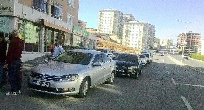 Hakkari’deki Şehit Ateşi İzmir’i Yaktı