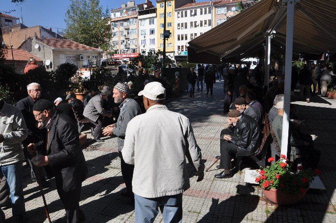 Bozüyük’te Aşure İkramı