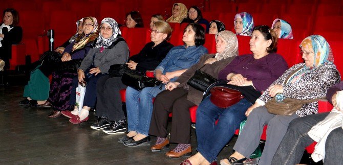Manisalı Kadınlara Sağlık Semineri