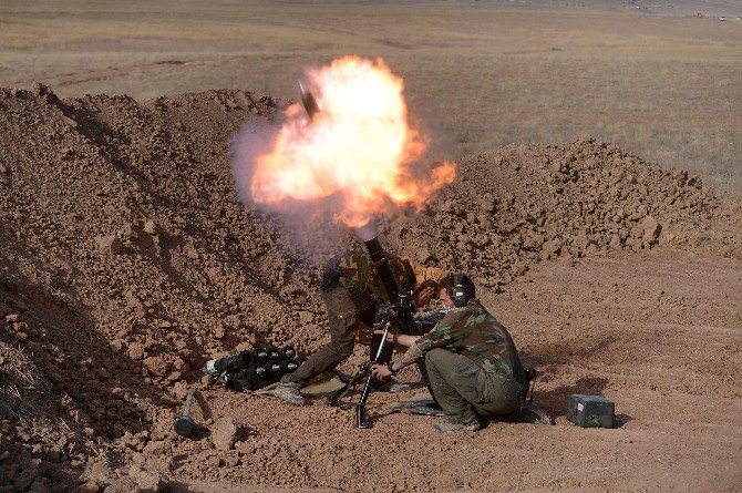 Daeş’e Karşı Peşmergeyle Birlikte Çatışan Amerikan Askerini İha Görüntüledi