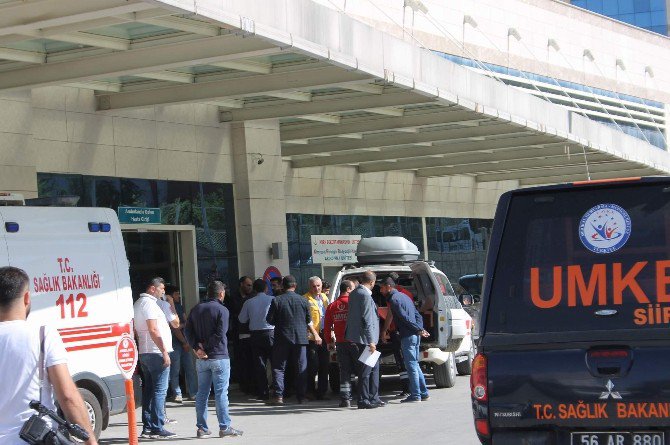 Maden İşçilerini Taşıyan Minibüs Devrildi: 7 Yaralı