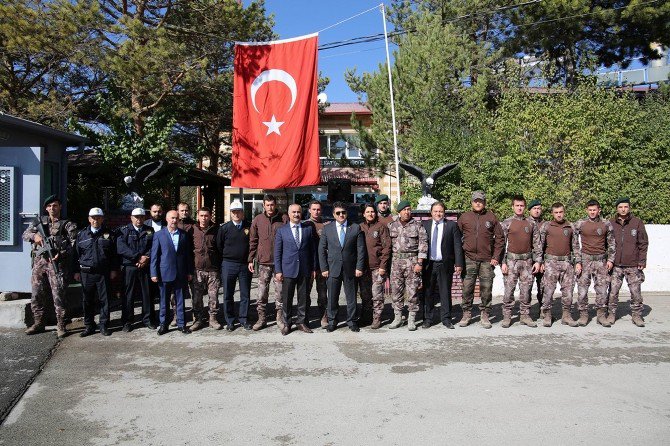 Başkan Aydın, Özel Harekat Polislerini Ziyaret Etti