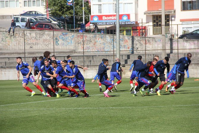 Karabükspor’da Medipol Başakşehir Hazırlıkları Sürüyor