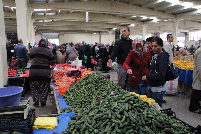 Bilecik’te Pazar Tezgahlarında Son Turşuluklar