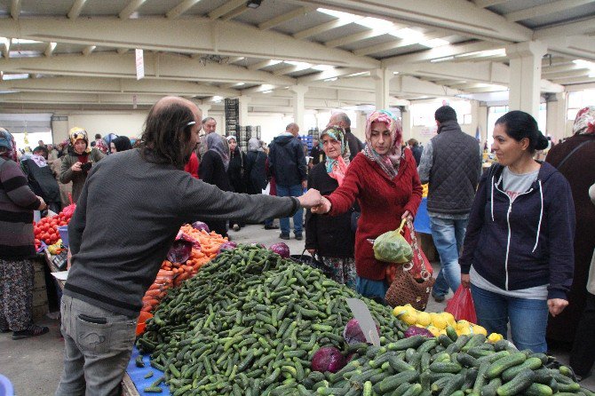 Bilecik’te Pazar Tezgahlarında Son Turşuluklar