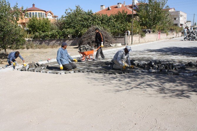 Uçhisar Belediyesi Yol Yapım Çalışmalarına Devam Ediyor