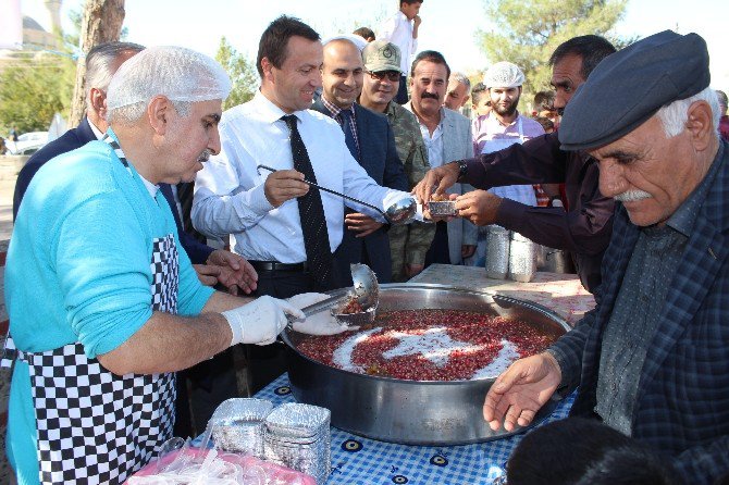 Samsat’ta Muharrem Ayı Nedeni İle Aşure Dağıtımı Yapıldı