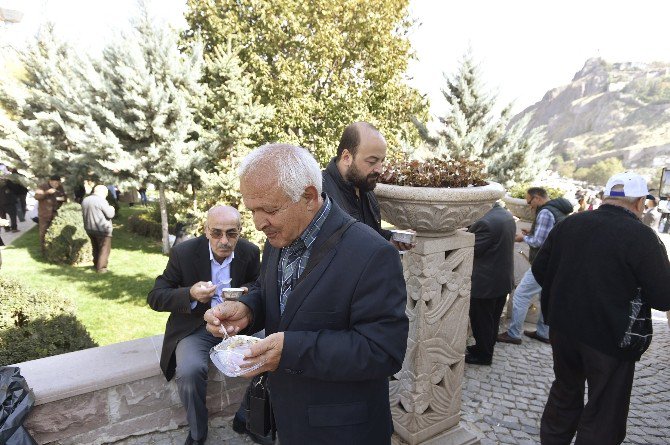 Ankara Büyükşehir’den, Hacı Bayram’da Aşure İkramı