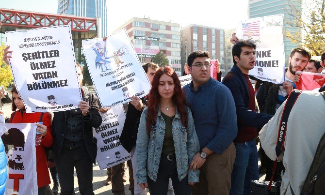 Abd Savunma Bakanı Carter, Meclis Önünde Protesto Edildi