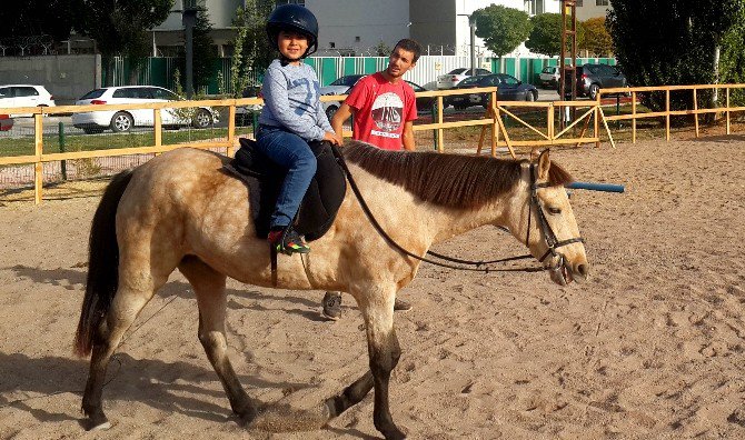 Çocukların “Pony” Heyecanı