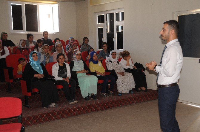 Cizre’de Kadın Kursiyerlere Yaşlıların Bakımı Semineri Verildi