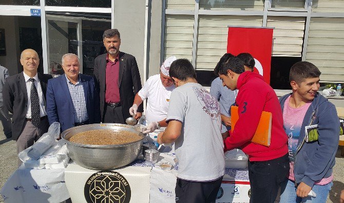 Uludağ Üniversitesi’nde Aşure İkramı