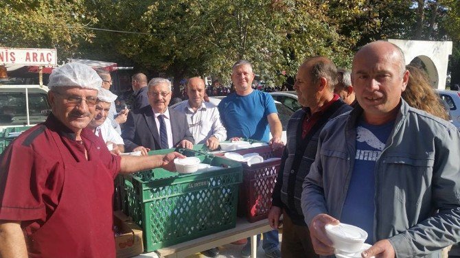 Kırklareli’nde Vatandaşa Aşure Dağıtıldı