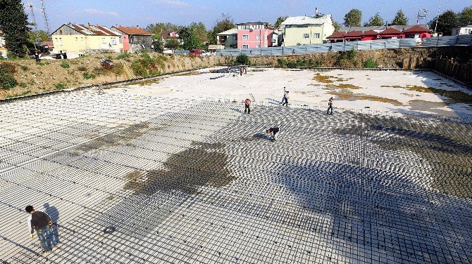 Kullar Semt Meydanı Yapım Çalışmaları Sürüyor