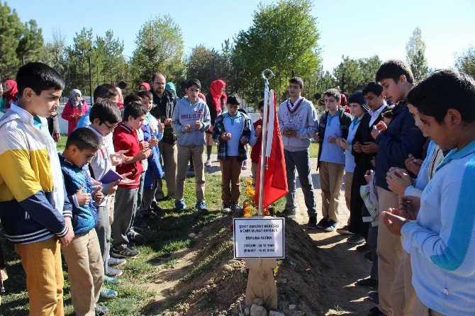 Sivas’ta Öğrencilerden 15 Temmuz Şehitlerine 15 Hatim Duası