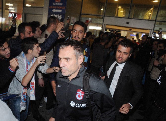 Trabzonspor, İstanbul’da Yoğun İlgiyle Karşılandı