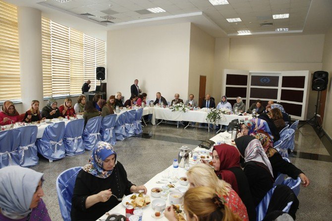 Sultangazi Kadınca Yaşam Merkezi’nden "Hanımeller" Programı