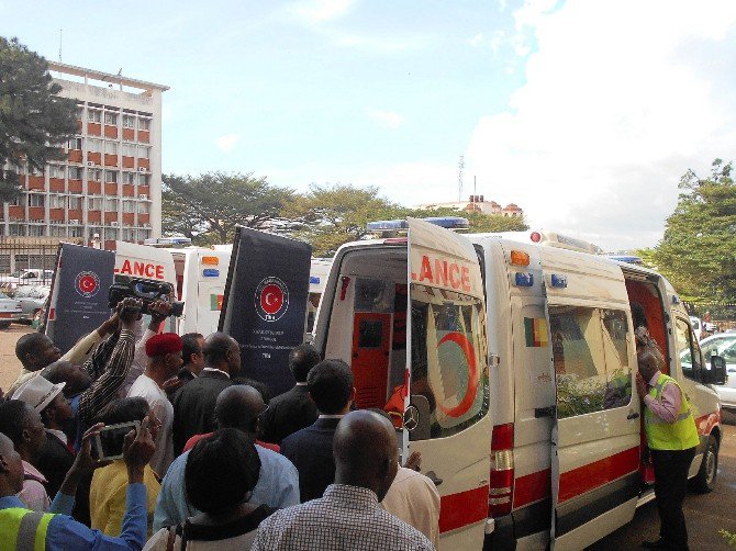 Tika’dan Kamerun’a Ambulans Desteği