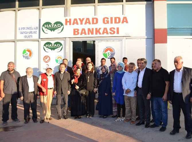 Tuzla Belediyesi Sosyal Belediyecilik Hizmetlerini Kırıkhan’a Taşıdı